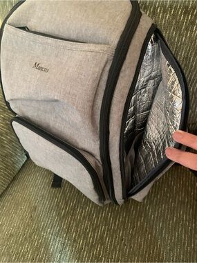 Gray Insulated Men’s Backpack Cooler with Multiple Pockets
